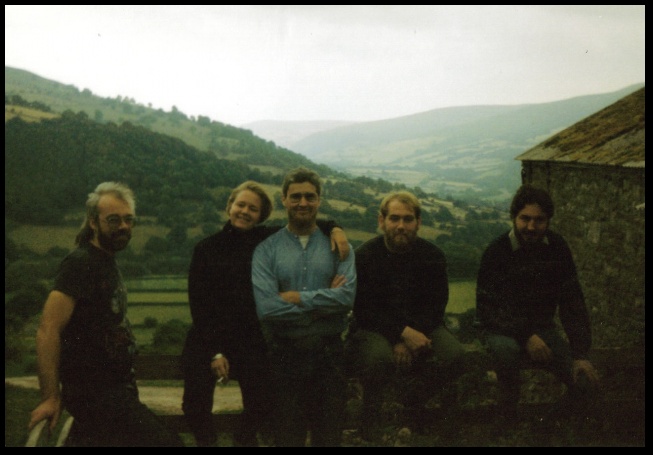 640x441 pixels (83K)